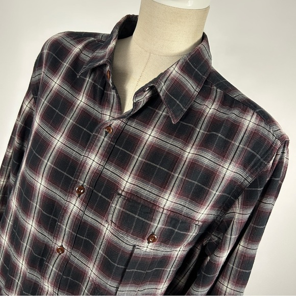 ❤️ Banana Republic Black and Red Plaid Casual 15-15 1/2 Shirt - Picture 3 of 12
